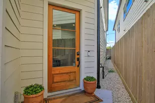 1104 Cordell St, Houston, TX 77009 - Photo 4