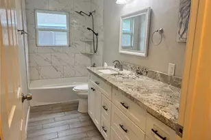 603 Center Way St, Lake Jackson, TX 77566 - Photo 8