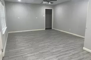 603 Center Way St, Lake Jackson, TX 77566 - Photo 4