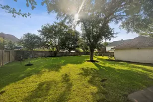 16802 Willow Bend Ct, Sugar Land, TX 77479 - Photo 32