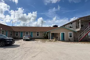 1301 N Ocean Dr, Port Lavaca, TX 77979 - Photo 1