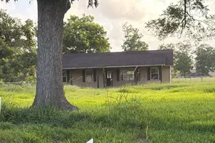 412 Durazno Rd, Jones Creek, TX 77541 - Photo 1