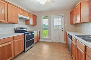 14926 Diamond Way, Baytown, TX 77523 - Photo 4
