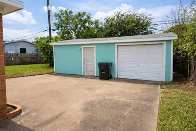 1611 Campbell Lane, Galveston, TX 77551 - Photo 12