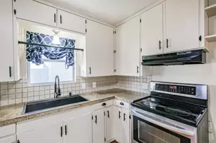 300 N Market St, Louise, TX 77455 - Photo 6