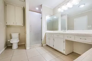 300 N Market St, Louise, TX 77455 - Photo 14