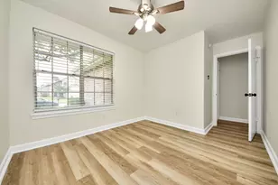 8447 Lake Crystal Dr, Houston, TX 77095 - Photo 14