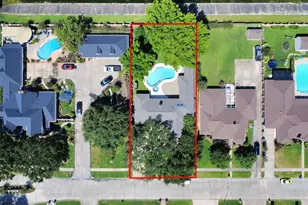 2310 Canterbury Ct, Deer Park, TX 77536 - Photo 2