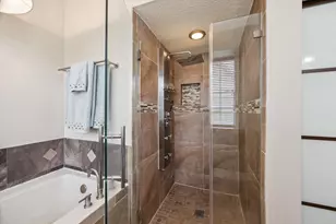 103 Chatsworth Cir, Sugar Land, TX 77479 - Photo 18