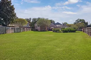 103 Chatsworth Cir, Sugar Land, TX 77479 - Photo 32