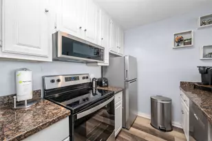 9520 Seawall Blvd, Galveston, TX 77554 - Photo 12