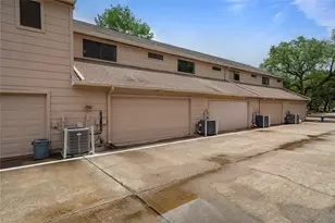 13742 Hollowgreen Dr, Houston, TX 77082 - Photo 28