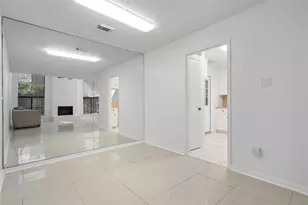 13742 Hollowgreen Dr, Houston, TX 77082 - Photo 16