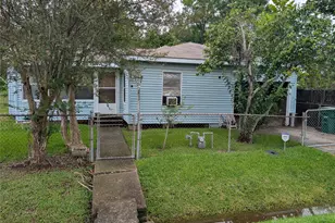 8013 Maxroy St, Houston, TX 77088 - Photo 8