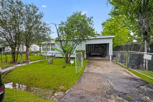 8013 Maxroy St, Houston, TX 77088 - Photo 4