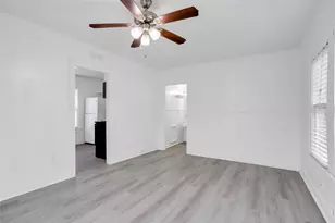 1135 W Clay St, Houston, TX 77019 - Photo 2