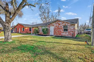 2613 Timber Dr, Dickinson, TX 77539 - Photo 28
