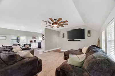 819 Sentinel Oaks, Pinehurst, TX 77362 - Photo 10