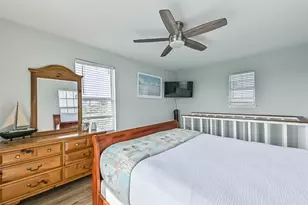 3917 3rd St, Galveston, TX 77554 - Photo 28