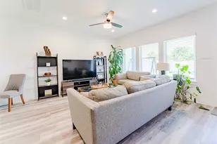 10213 Berkeley Spgs Trl, Houston, TX 77051 - Photo 12