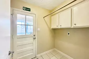 13935 St Marys Ln, Houston, TX 77079 - Photo 16