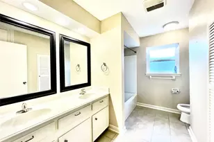 13935 St Marys Ln, Houston, TX 77079 - Photo 20
