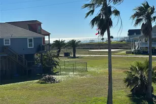 922 Driftwood Dr, Crystal Beach, TX 77650 - Photo 16