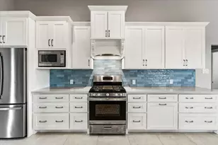 218 Debbie Ln, San Leon, TX 77539 - Photo 10