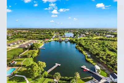 218 Debbie Lane, San Leon, TX 77539 - Photo 4