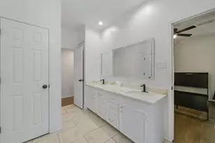 201 Pine Pl St, Dayton, TX 77535 - Photo 24