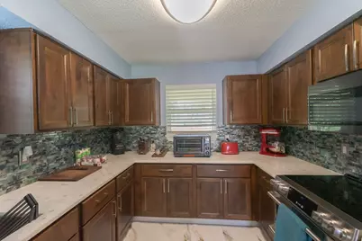720 Winchester Trail, Angleton, TX 77515 - Photo 20