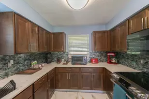 720 Winchester Trail, Angleton, TX 77515 - Photo 20