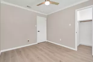 10550 Emnora Ln, Houston, TX 77043 - Photo 26