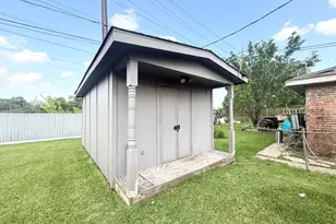 7315 Belle Park Dr, Houston, TX 77072 - Photo 10