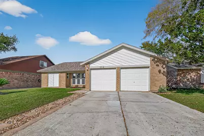 5718 Longforest Drive, Houston, TX 77088 - Photo 2