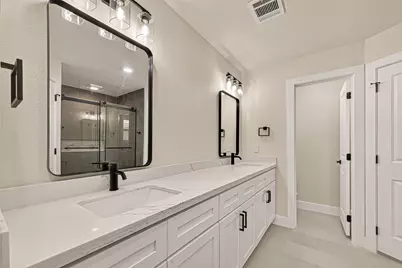 5718 Longforest Drive, Houston, TX 77088 - Photo 28