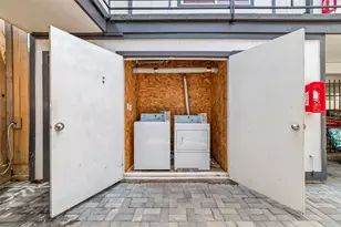 1424 Marshall St, Houston, TX 77006 - Photo 14