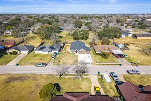 710 Hackberry St, La Marque, TX 77568 - Photo 30