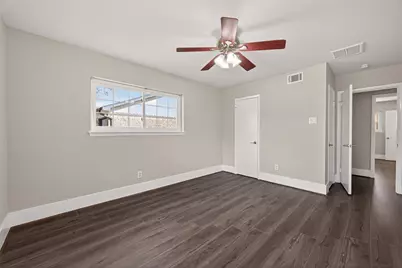 9623 Meadowglen Lane, Houston, TX 77063 - Photo 20