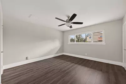9623 Meadowglen Lane, Houston, TX 77063 - Photo 24