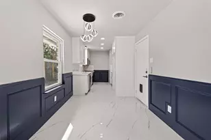 9623 Meadowglen Ln, Houston, TX 77063 - Photo 8
