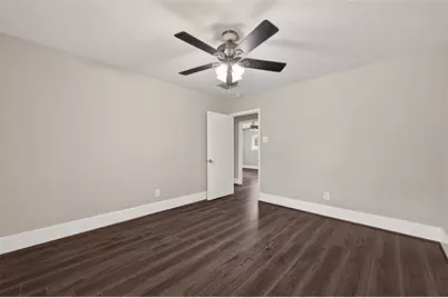 9623 Meadowglen Lane, Houston, TX 77063 - Photo 18