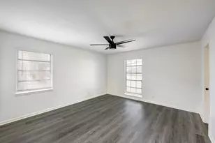 1934 Woodvine Dr, Houston, TX 77055 - Photo 14