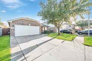 11018 WARATH Oak Ct, Houston, TX 77065 - Photo 2