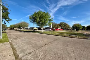 4903 Raven Ridge Dr, Houston, TX 77053 - Photo 20