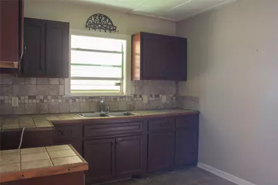 5621 Avenue Q 1/2, Galveston, TX 77551 - Photo 14
