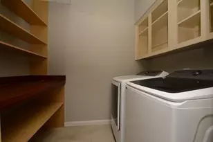 425 E Fair Harbor Ln, Houston, TX 77079 - Photo 18