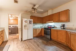 4624 6th St, Bacliff, TX 77518 - Photo 12
