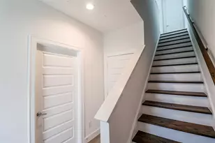 2745 Clinton Dr, Houston, TX 77020 - Photo 12