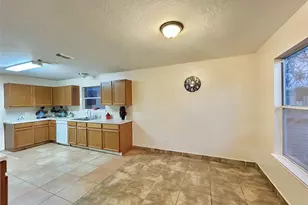 514 Regional Park Dr, Houston, TX 77060 - Photo 16